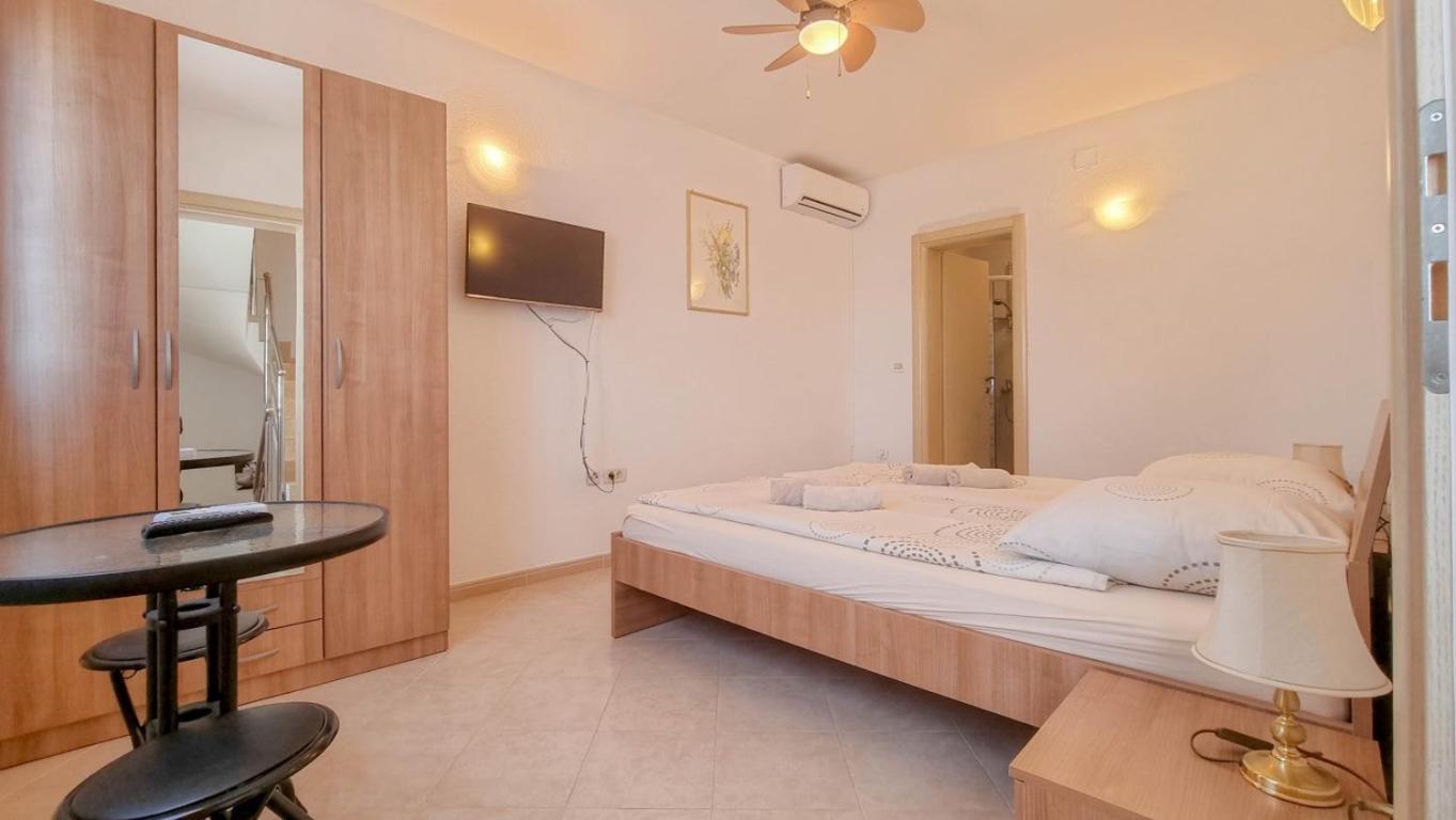 Lucijana Room Novigrad Istria エクステリア 写真